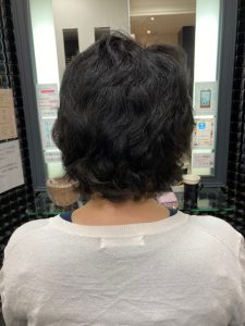 抗がん剤治療後の自毛のカットカラーストレートパーマで素敵に変身！