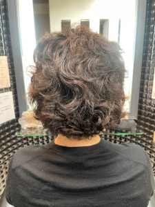 抗がん剤治療後のくせ毛を縮毛矯正し、カットカラーでカッコよく大変身!