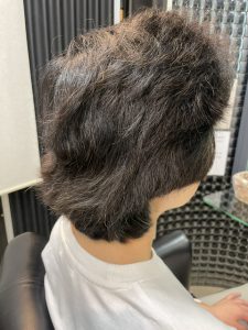 抗がん剤治療後のストレートパーマ、カットカラーで自毛デビュー